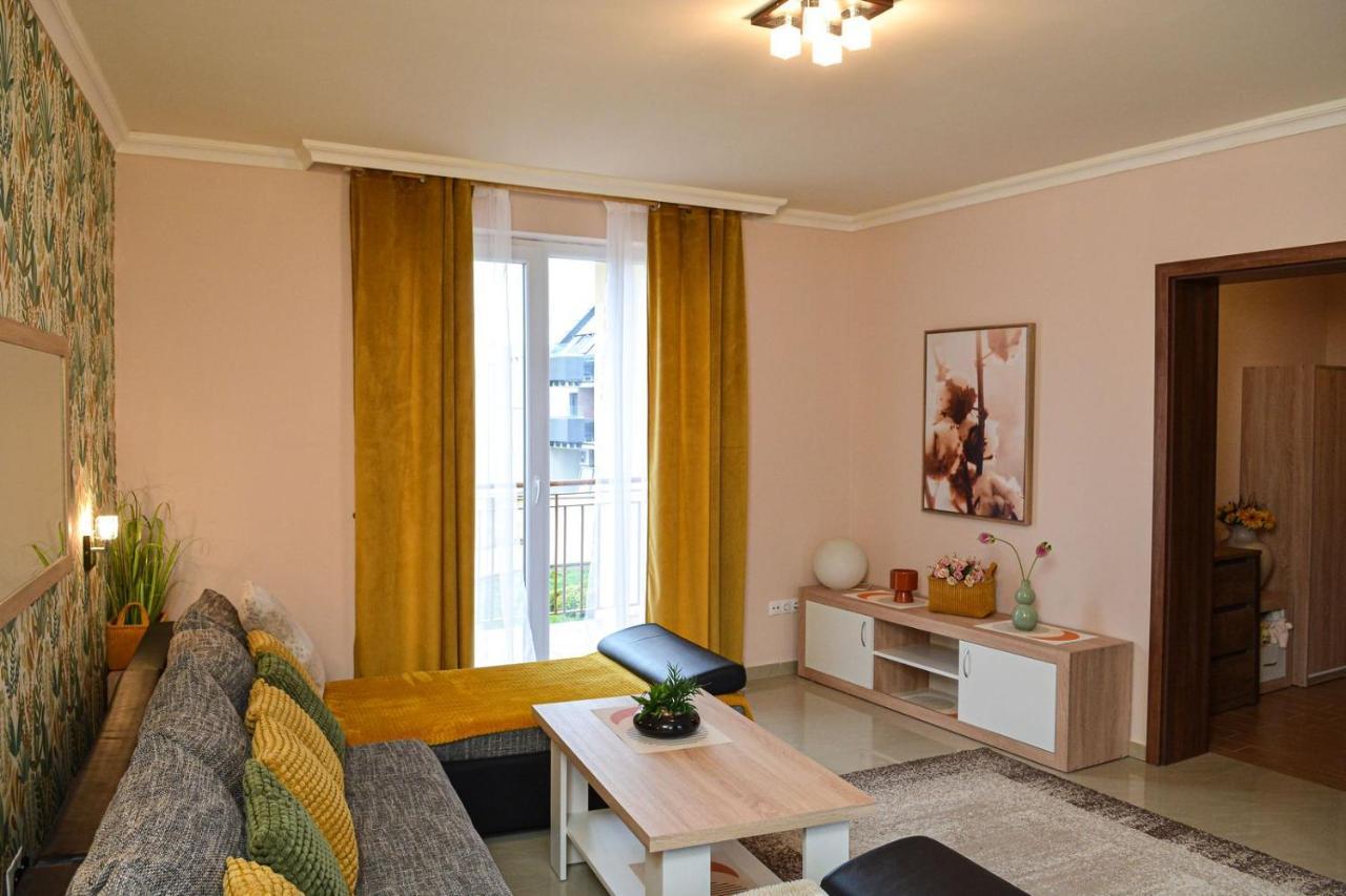 Hajdúszoboszló Unicum Apartman מראה חיצוני תמונה